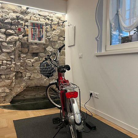 La Piccola Casa Al Lago - Intera Casa Con 3 Camere E 2 Box Salò Esterno foto