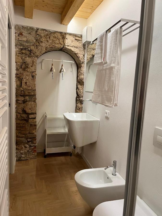 La Piccola Casa Al Lago - Intera Casa Con 3 Camere E 2 Box Salò Esterno foto