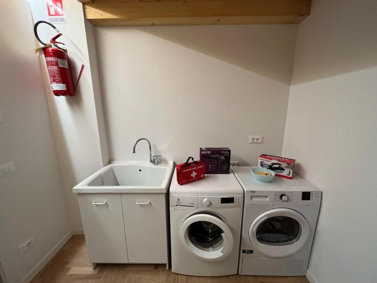La Piccola Casa Al Lago - Intera Casa Con 3 Camere E 2 Box Salò Esterno foto
