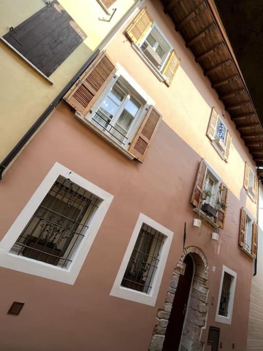 La Piccola Casa Al Lago - Intera Casa Con 3 Camere E 2 Box Salò Esterno foto