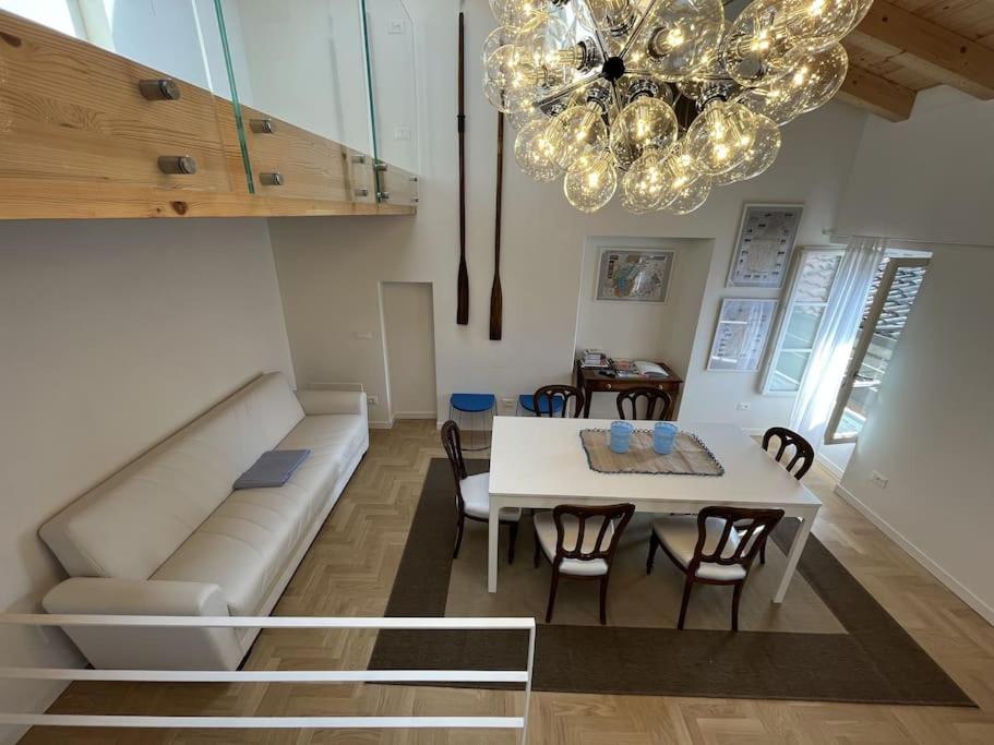 La Piccola Casa Al Lago - Intera Casa Con 3 Camere E 2 Box Salò Esterno foto