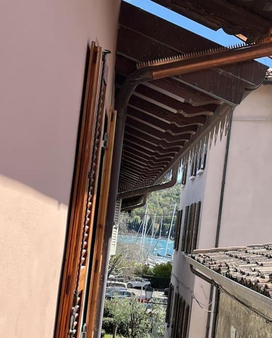 La Piccola Casa Al Lago - Intera Casa Con 3 Camere E 2 Box Salò Esterno foto