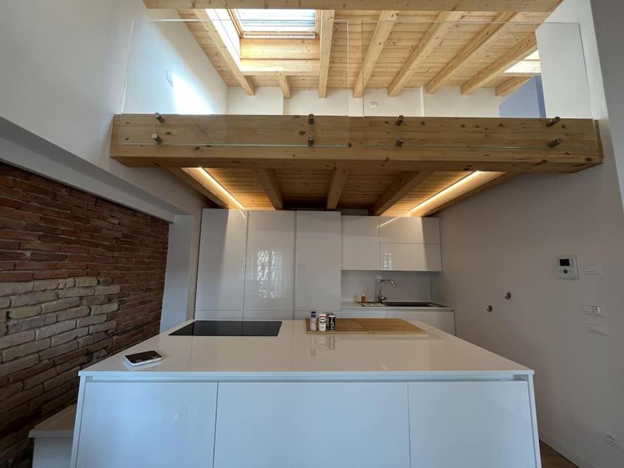La Piccola Casa Al Lago - Intera Casa Con 3 Camere E 2 Box Salò Esterno foto