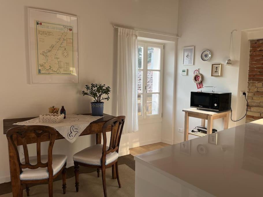 La Piccola Casa Al Lago - Intera Casa Con 3 Camere E 2 Box Salò Esterno foto