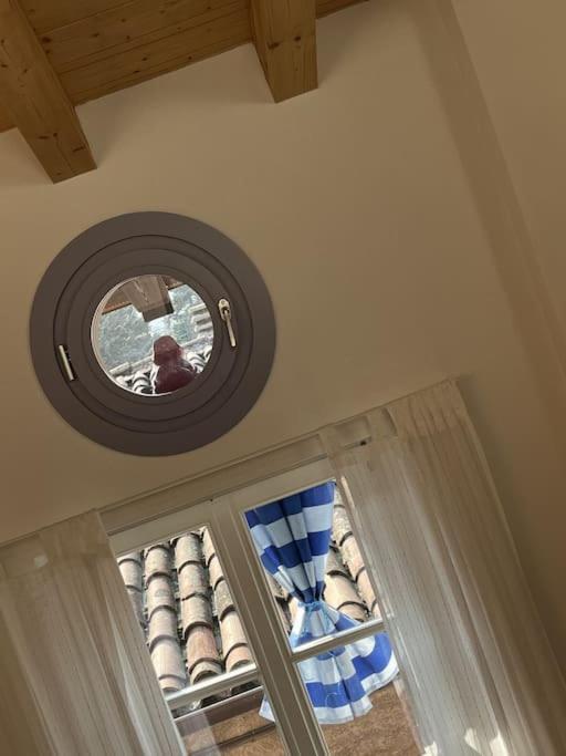 La Piccola Casa Al Lago - Intera Casa Con 3 Camere E 2 Box Salò Esterno foto