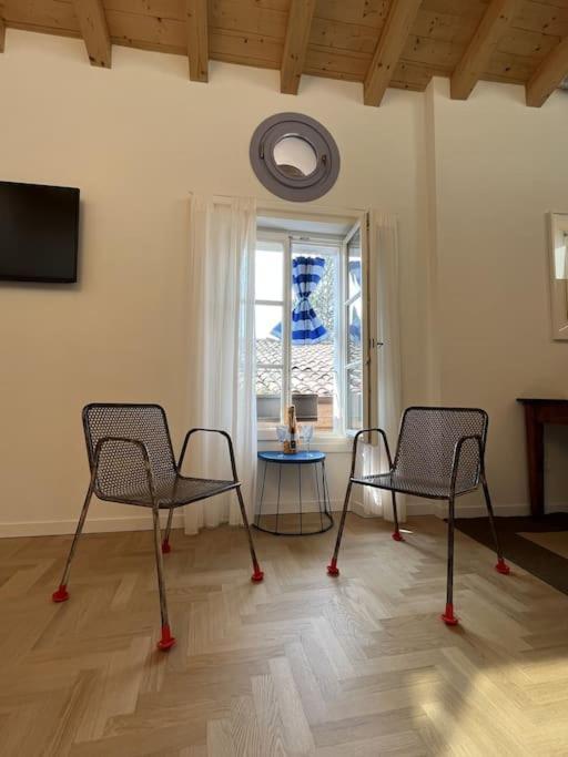 La Piccola Casa Al Lago - Intera Casa Con 3 Camere E 2 Box Salò Esterno foto
