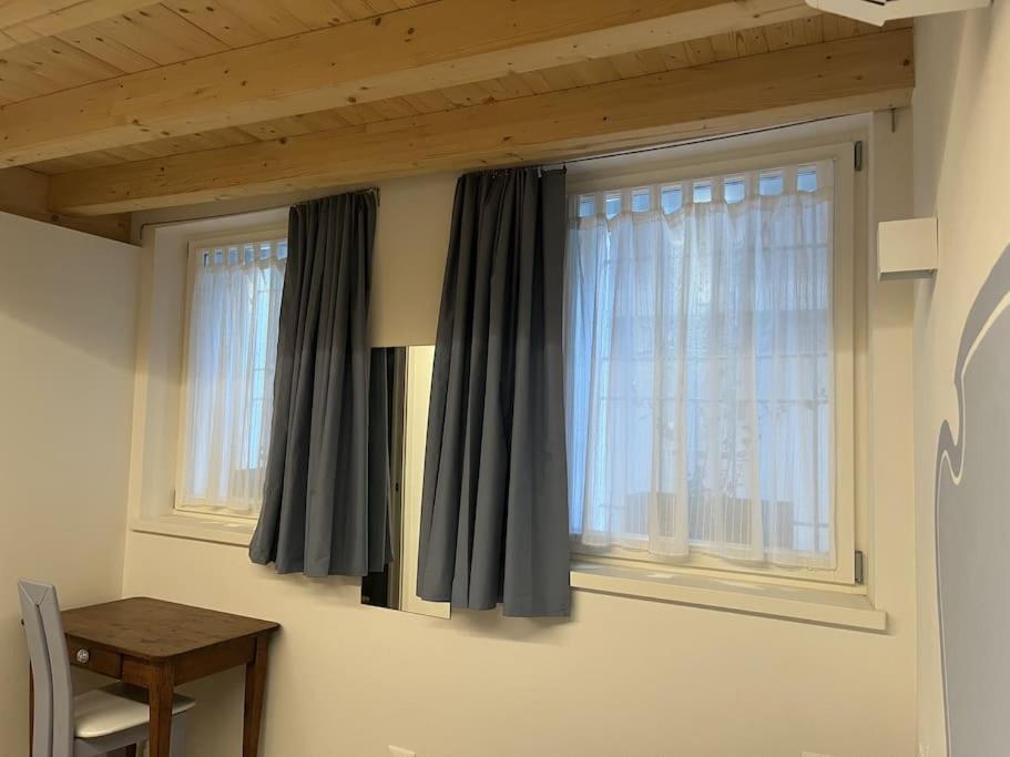 La Piccola Casa Al Lago - Intera Casa Con 3 Camere E 2 Box Salò Esterno foto